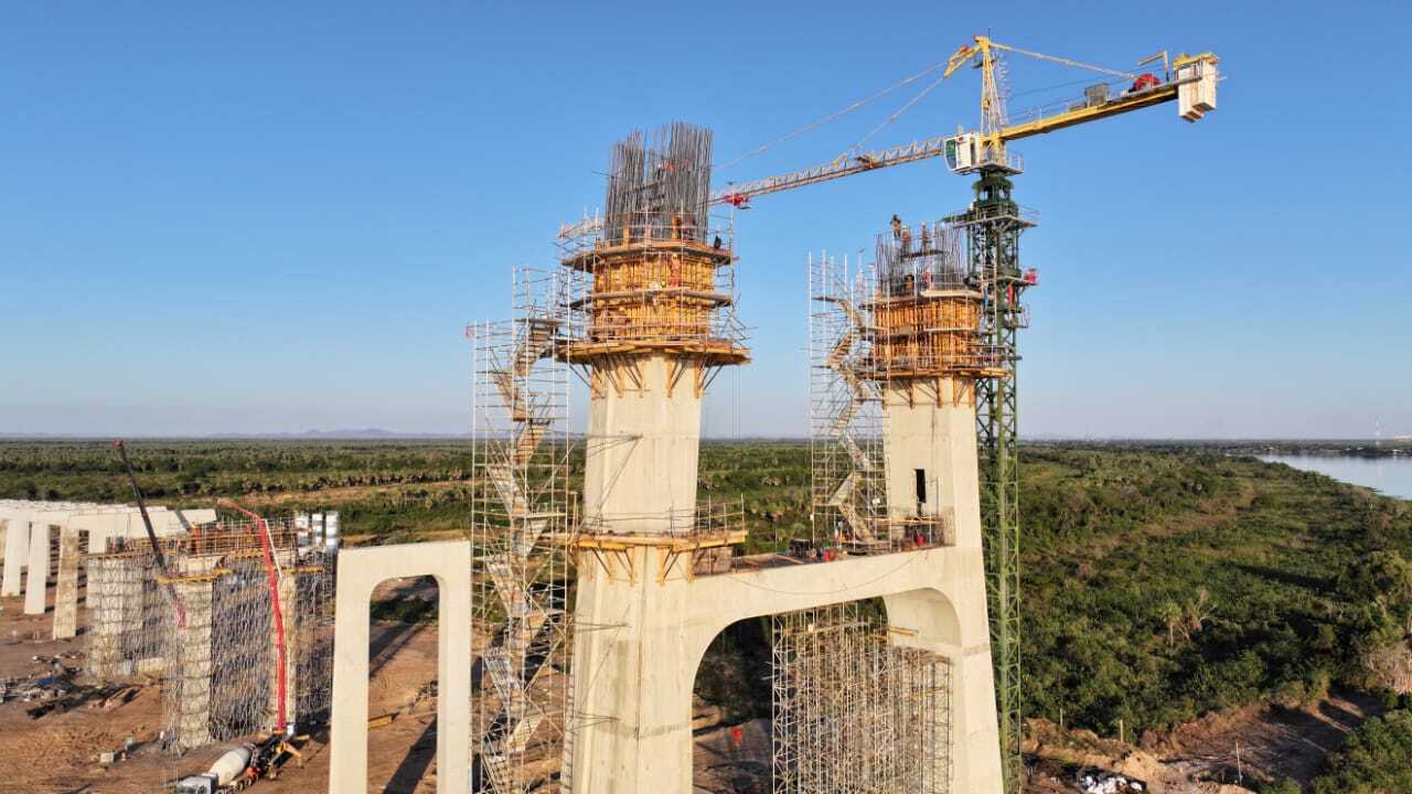 Puente de la Bioceánica, nexo principal del corredor regional, avanza a buen ritmo de construcción